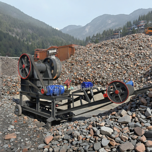 सबसे लोकप्रिय p200x300 छोटे डीजल क्रशर एक बेल्ट कन्वेयर पोर्टेबल जबड़े क्रशर से लैस है। - Product Image 6