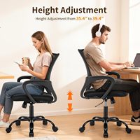 Fauteuil ergonomique moderne pour bureau à domicile et salon, pivotant en maille noire avec base métallique, hauteur réglable, mobilier informatique