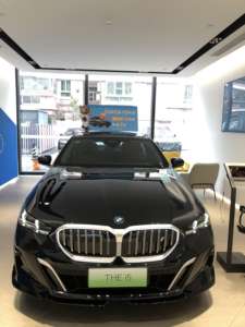 บีเอ็มดับเบิลยู ไอ5 2024 อีดรายฟ์ 40L เอ็กซ์ไดรฟ์ 50L 2024 อีดรายฟ์ 35L พรีเมียม เอ็ม สปอร์ต ลักชัวรี่ รถยนต์ไฟฟ้า บีเอ็มดับเบิลยู ไอ5 ไฟฟ้า ใหม่ ปี 2026 - Product Image 4