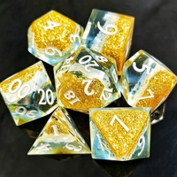 Set Dadu DND Resin Gelombang Laut Polihedral Buatan Tangan dan Dilukis Tangan 7 Buah Warna Putih untuk Permainan Papan TTRPG