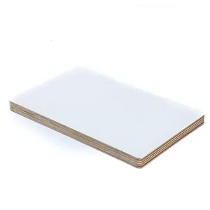 1.220 × 2.440 mm weiße laminierte 4 × 8 Melamine MDF-Steckholzplatte für Möbel