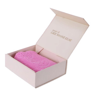 <span class=keywords><strong>Caja</strong></span> <span class=keywords><strong>de</strong></span> Regalo <span class=keywords><strong>de</strong></span> Material <span class=keywords><strong>de</strong></span> Lujo con Logotipo Estampado en Caliente, Laminación Mate, Cartón Reciclable, Revestimiento UV, Cajas para Regalos <span class=keywords><strong>de</strong></span> Perfumes y <span class=keywords><strong>Condones</strong></span> - Product Image 4