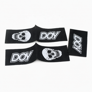 Étiquettes tissées pliées au centre, personnalisées avec logo de marque, pour vêtements – Prix abordable - Product Image 4