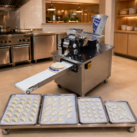 Machine automatique pour la fabrication de raviolis, samosas, pâtes, pelmeni, pierogi, empanadas, tourtes à la viande, et pâtisseries jamaïcaines