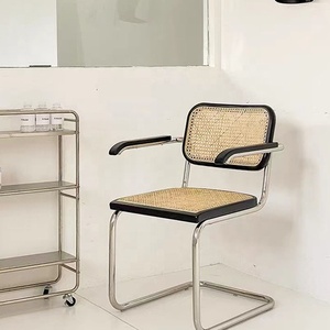 Een hoogwaardig rotan mesh webbing in semi-gebleekte en natuurlijke kleur rotan riet webbing rol voor huisdecoratie - Product Image 4