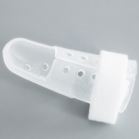 Attelle d'articulation de doigt fixe avec matériau respirant pour la récupération et l'immobilisation des fractures