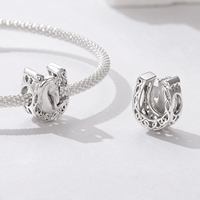 Pendentif Cheval et Fille Plaqué Argent, Breloque Romantique à Motif Animal, Bijou Unisexe, Cadeau