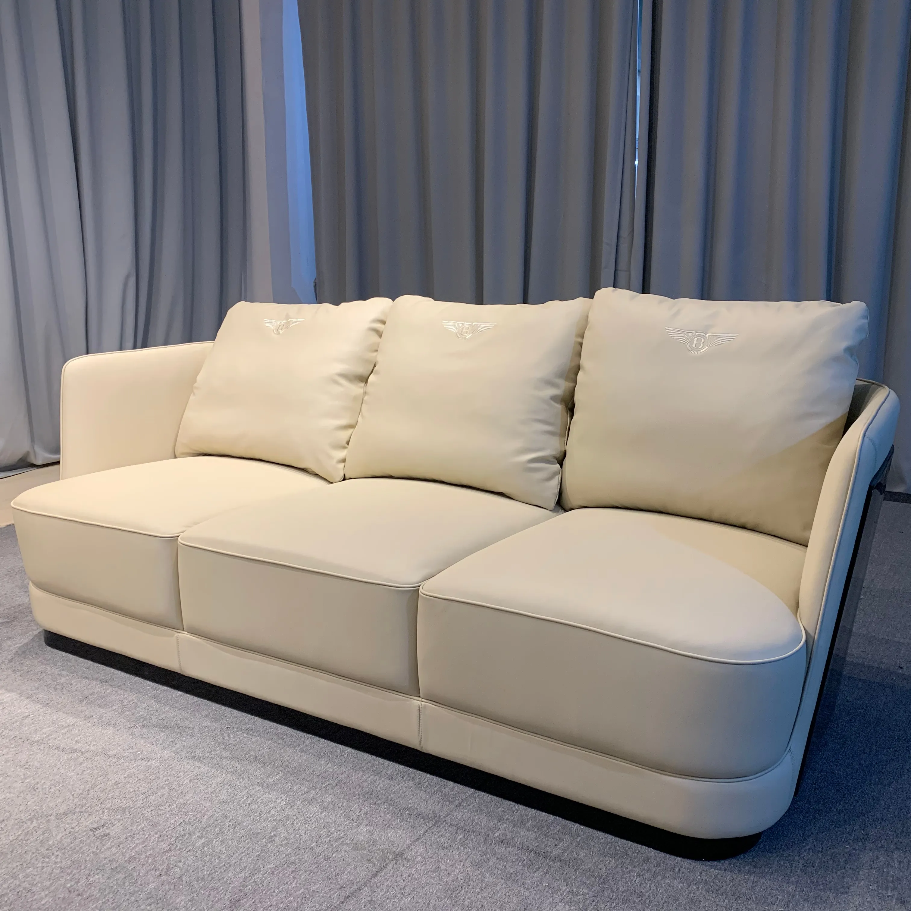 الأثاث قدم المصنع حار بيع ايطاليا تصميم النسيج أريكة لغرفة المعيشة