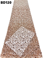 Tissu en dentelle brodée de perles et de sequins à prix de gros pour robe de soirée, idéal pour les mariages arabes et les robes de soirée du Moyen-Orient