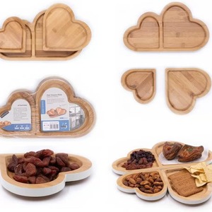 Plateau de service en bois en forme de cœur, bois massif, pour collations et fruits secs, usage hôtelier et café - Product Image 3
