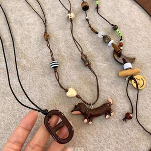 Retro lindo dibujos animados salchicha Dachshund perro colgante collar para mujer - Product Image 2