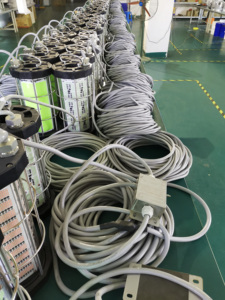 מנורת לד 4000W בצורת כריש/דיונון, ירוקה, עמידות למים בתקן IP68, תאורת דיג תת ימית לעומק רב, Ra80, מרחק תאורה 1-100 מטר, 140 לומן/וואט, אלומיניום - Product Image 4