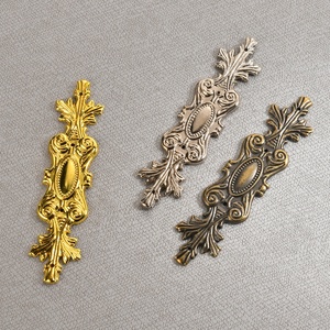 Protections d'<span class=keywords><strong>angle</strong></span> décoratives en alliage de zinc pour boîtes cadeaux en bois, bandes de protection d'<span class=keywords><strong>angle</strong></span> en tôle, couvre-angles - Product Image 2