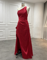 Beliebte Ballkleider für Mädchen, einseitig schulterfrei, ärmellos, seitlich geschlitzt, schlicht, einfarbig rot, bodenlang, Abendkleid