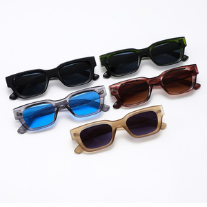Vente en gros tendance 2025 INS rétro carré hommes lunettes <span class=keywords><strong>de</strong></span> soleil uv400 <span class=keywords><strong>luxe</strong></span> lunettes femmes logo personnalisé Vintage nuances lunettes <span class=keywords><strong>de</strong></span> <span class=keywords><strong>luxe</strong></span> - Product Image 3