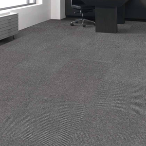 Dalles de moquette carrées modernes écologiques 50x50cm à boucles, motif puzzle, en polypropylène PVC antidérapant pour chambre et hôtel - Product Image 1