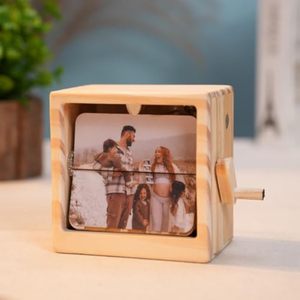 Hot Bán Bằng Gỗ Ảnh Lật Cuốn Sách Tay Crank Với Ánh Sáng Album Ảnh Lật Cuốn Sách Khung Tùy Chỉnh Lật Album Ảnh - Product Image 5