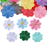 En gros, patch brodé en feutre non tissé, motif mini marguerite et petite fleur de soleil, multicolore, mignon, personnalisé, thermocollant