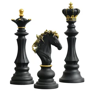 קלאסי שחמט שרף קישוטי מותאם אישית polyresin יוקרה ערכות שחמט מלך מלכת וסוס פיסול בעלי החיים פסל עבור שולחן