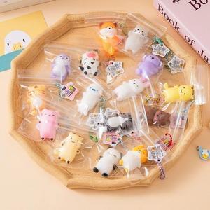 CHENXI Vente en gros de mini jouets mochi squishy, pendentifs kawaii, sacs cadeaux, cadeaux d'anniversaire, squishies anti-stress unisexes pour tous les âges - Product Image 1