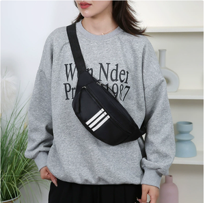 Riñonera Unisex Negra de Poliéster con Tres Rayas Blancas y Cierre para Correr y Gimnasio - Product Image 3