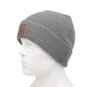 Bonnet de pêcheur unisexe en acrylique 100% de haute qualité, à motif écossais, avec logo de designer imprimé, pour l'hiver, la plage et le quotidien - Product Image 1