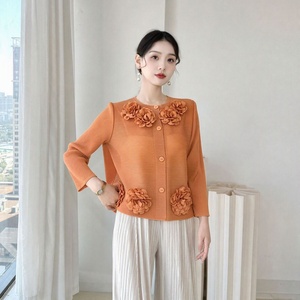 Blusa Cardigã de Renda Tridimensional em Cor Sólida com Manga Três Quartos e Gola Alta Elástica Miyake para Mulheres - Product Image 1