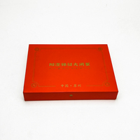 Boîte cadeau en carton noir et rouge en forme de livre avec fermeture magnétique personnalisée, emballage de kit de soins avec insert en mousse