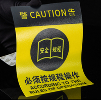 Étiquettes suspendues personnalisées de luxe ZHEHAN pour vêtements, en papier gaufré avec logo concave-convexe et cordons