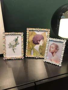 Xinzhirun चांदी के फूल तामचीनी फोटो फ्रेम 4x6 5x7in, घर सजावट कला उपहार के लिए दीवार टेबलटॉप डिस्प्ले - Product Image 3