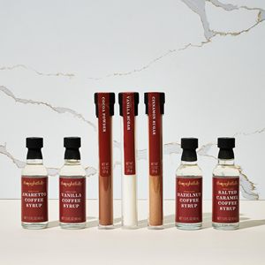 Set de Regalo para Cafetería que Incluye 4 Deliciosos Siropes, 2 Azúcares de Diferentes Sabores, 1 Cacao en Polvo en Envases de Vidrio Hechos a Mano, Eleva tu Experiencia - Product Image 3