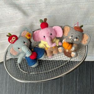 Porte-clés éléphant mignon <span class=keywords><strong>en</strong></span> feutre de <span class=keywords><strong>laine</strong></span> fait main du Népal, style bohème cottagecore, pendentif animal <span class=keywords><strong>en</strong></span> feutre aiguilleté, breloque de sac, cadeau pour filles - Product Image 2