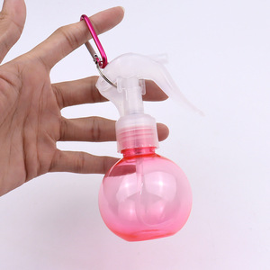 Spot goods mini fácil de llevar peluquería barbería corte de pelo colgar boca abajo botella de spray con gancho - Product Image 2