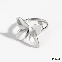 Cincin Terbuka Motif Kupu-kupu dan Bunga dari Baja Anti Karat Vintage, Perhiasan Statement yang Dapat Disesuaikan untuk Wanita