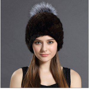 Chapeau en fourrure de vison véritable de style russe personnalisé, bonnet d'hiver avec pompon en fourrure de renard, chapeau doux et chaud pour femmes - Product Image 2