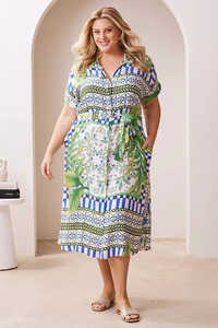 โทนีย่าชุดเดรสแขนสั้นสไตล์วันหยุดสำหรับผู้หญิง ชุดเดรสคอปกผ้าเรยอนสีมรกต ติดกระดุมด้านหน้า - Product Image 2