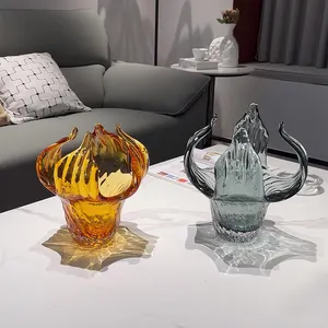 Un conjunto de dos piezas gris degradado color pétalo en forma de brote alto florero de cristal para sala de estar