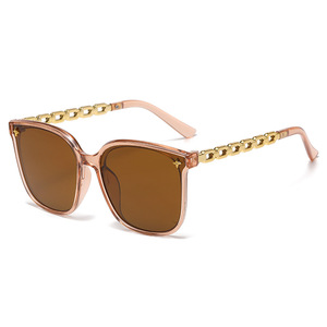Lunettes de soleil pour femmes, monture noire, chaîne dorée, protection UV400, tendance pour les fêtes et les rassemblements - Product Image 5
