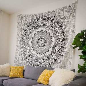 Tapisserie murale personnalisée en tissu polyester de haute qualité, toutes tailles, impression sur mesure, pour la vie, les animaux, la famille, les mariages, les souvenirs amusants - Product Image 3