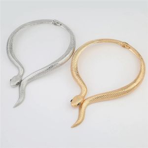 Collar de Serpiente Dorada Exagerado, Joyería de Moda, Estilo Femenino y Atrevido, Collar de Serpiente Enrollada - Product Image 4