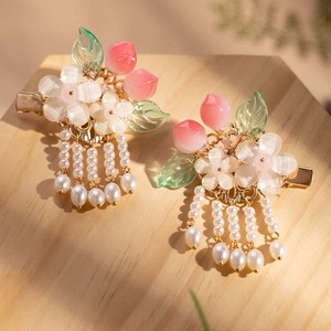 Lindas pinzas para el cabello con forma de melocotón para niñas, estilo tradicional chino, accesorios dulces y hechos a mano para niñas pequeñas. - Product Image 1