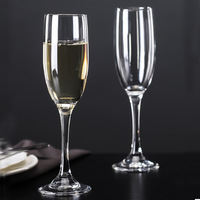 Verre à Pied en Gros de Haute Qualité, Forme Simple et Classique, Flûte à Champagne pour Mariage en Stock