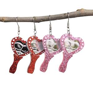 Pendientes acrílicos de espejo de maquillaje tallado con amor de Halloween, forma de corazón chapada a la moda creativa para fiesta o regalo - Product Image 1