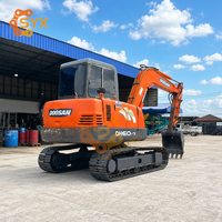 Мини-экскаватор Doosan DH60 6 тонн на гусеничном ходу с низкой наработкой часов наработки, оригинальным двигателем, гидравлический, б/у, для проектов дорожной инфраструктуры