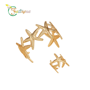 Fatingna Mạ 18K Thép Không Gỉ Tuyên Bố Đồ Trang Sức Không Thấm Nước Sao Biển Bọc <span class=keywords><strong>Bangle</strong></span> Chunky Tuyên Bố Vàng <span class=keywords><strong>Cuff</strong></span> Vòng Tay Phụ Nữ - Product Image 1