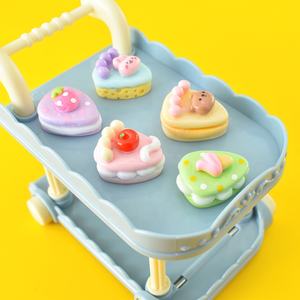 Cabujón de resina de base plana con diseño de pastel de dibujos animados colorido y animales adorables, modelo de resina, accesorios para casas de muñecas, adornos DIY para teléfonos - Product Image 3