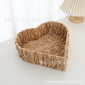 Handmade woven <b>baskets</b>, gourd grass heart-shaped straw <b>storage</b> <b>baskets</b>, desktop sundries <b>baskets</b>, cosmetic <b>storage</b> <b>baskets</b>. - Product Image 5