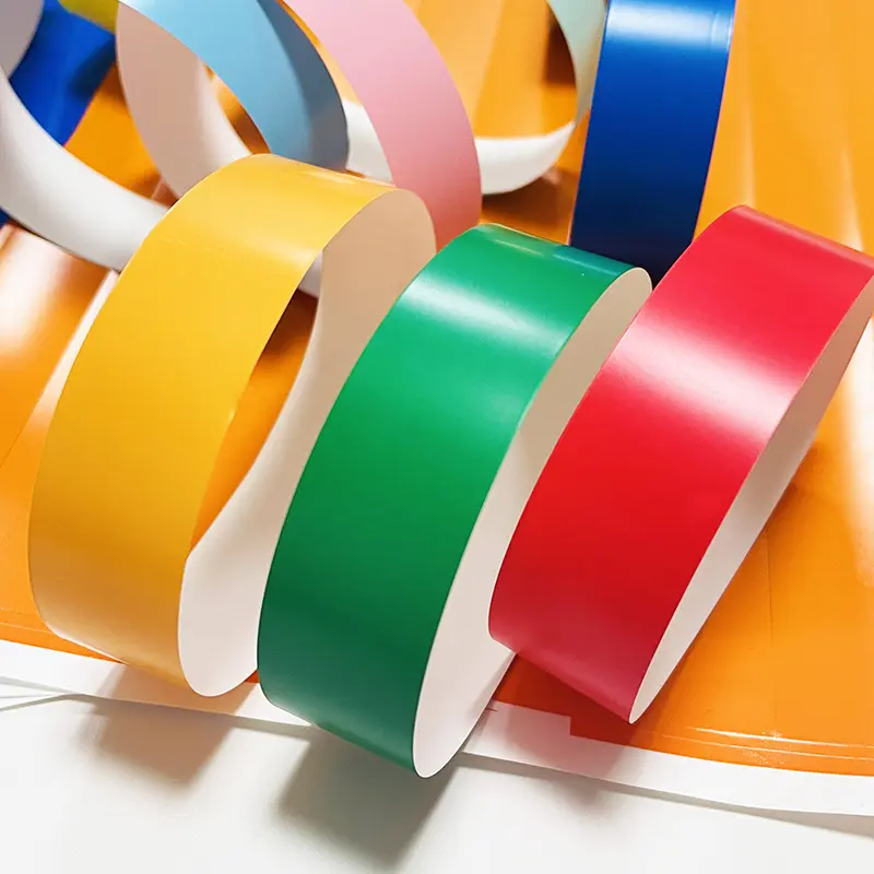फैक्टरी प्रत्यक्ष वितरण ठोस रंग मुद्रण योग्य Tyvek Wristbands प्रिंटर के लिए एक समय का उपयोग कागज कंगन छुट्टी घटना पार्टी