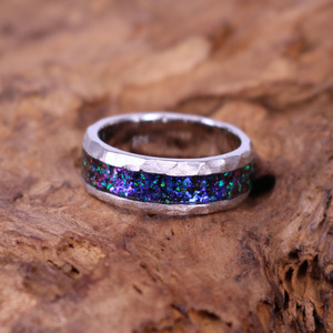 Anello in <span class=keywords><strong>argento</strong></span> massiccio <span class=keywords><strong>925</strong></span> da 8 grammi, bordi martellati, opale blu schiacciato, meteorite schiacciato e intarsi in glitter, anello galassia in <span class=keywords><strong>argento</strong></span> <span class=keywords><strong>925</strong></span>. - Product Image 3