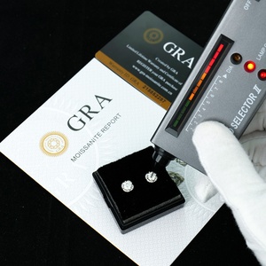 Boucles d'oreilles clous en argent 925 de qualité supérieure avec pierres précieuses blanches de petite taille VVS, nouvelle collection Xingyue 2024, bijoux de mode pour femmes, moissanite - Product Image 3